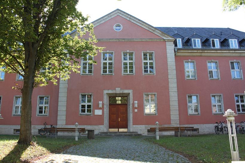 Wohnheim Leibnizallee 10/10a