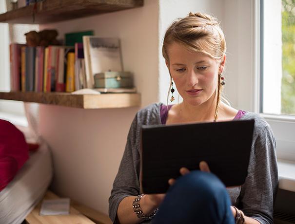 Student at the tablet