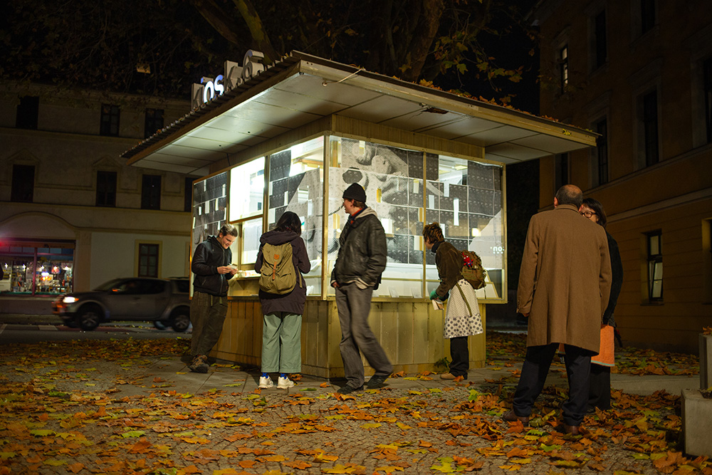 Under the Table im Kiosk.6 Weimar © Lalicha Lalitsasivimol