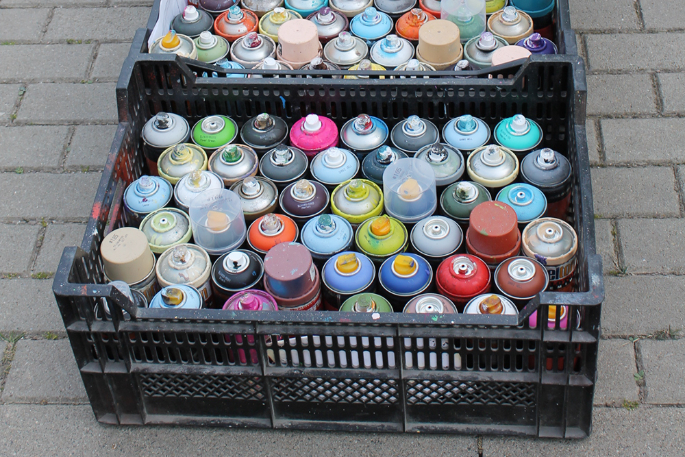 Es wurden jede Menge Spraydosen in den unterschiedlichsten Farben eingesetzt.
